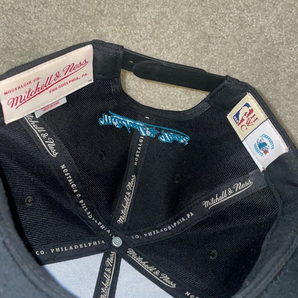 CHARLOTTE HORNETS SnapBack - Picture 4 of 4